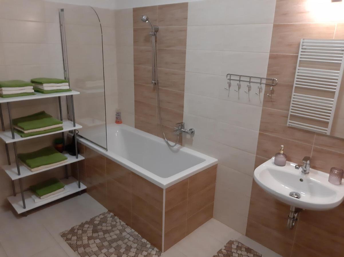 Apartman Pod Hradem Apartment Znojmo Luaran gambar